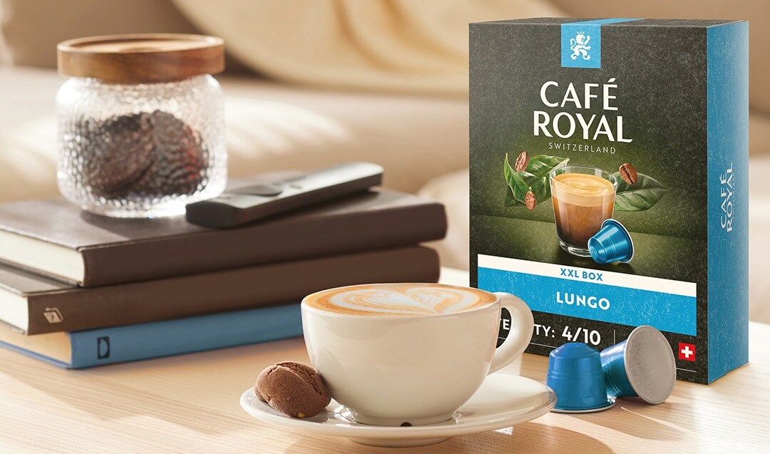 Café Royal Kaffeekapseln Lungo neben einer Kaffeetasse