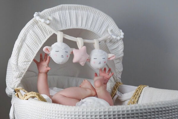 JABADABADO Babyspielzeug Mobile über Bett